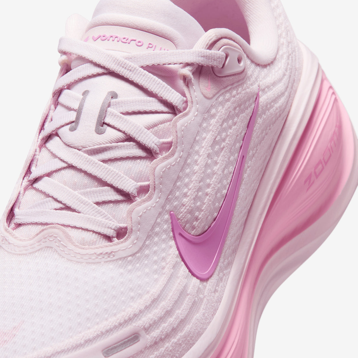 Nike - Vomero Plus - Femme