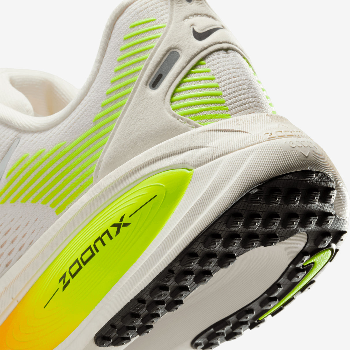 Nike - Vomero 18 - Femme