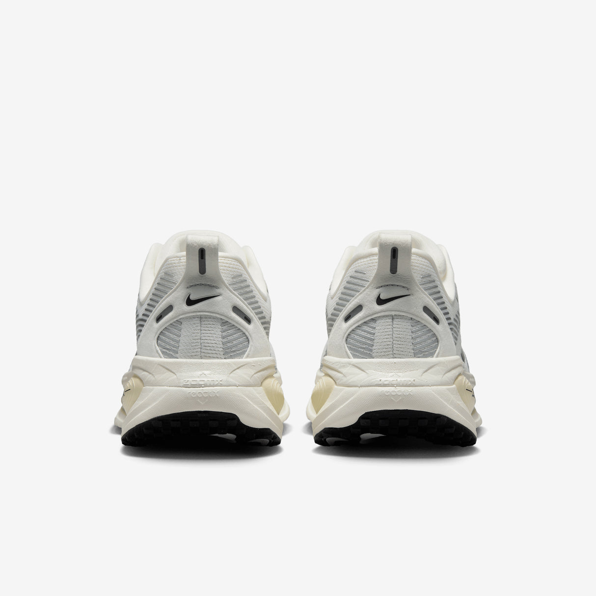 Nike - Vomero 18 - Femme