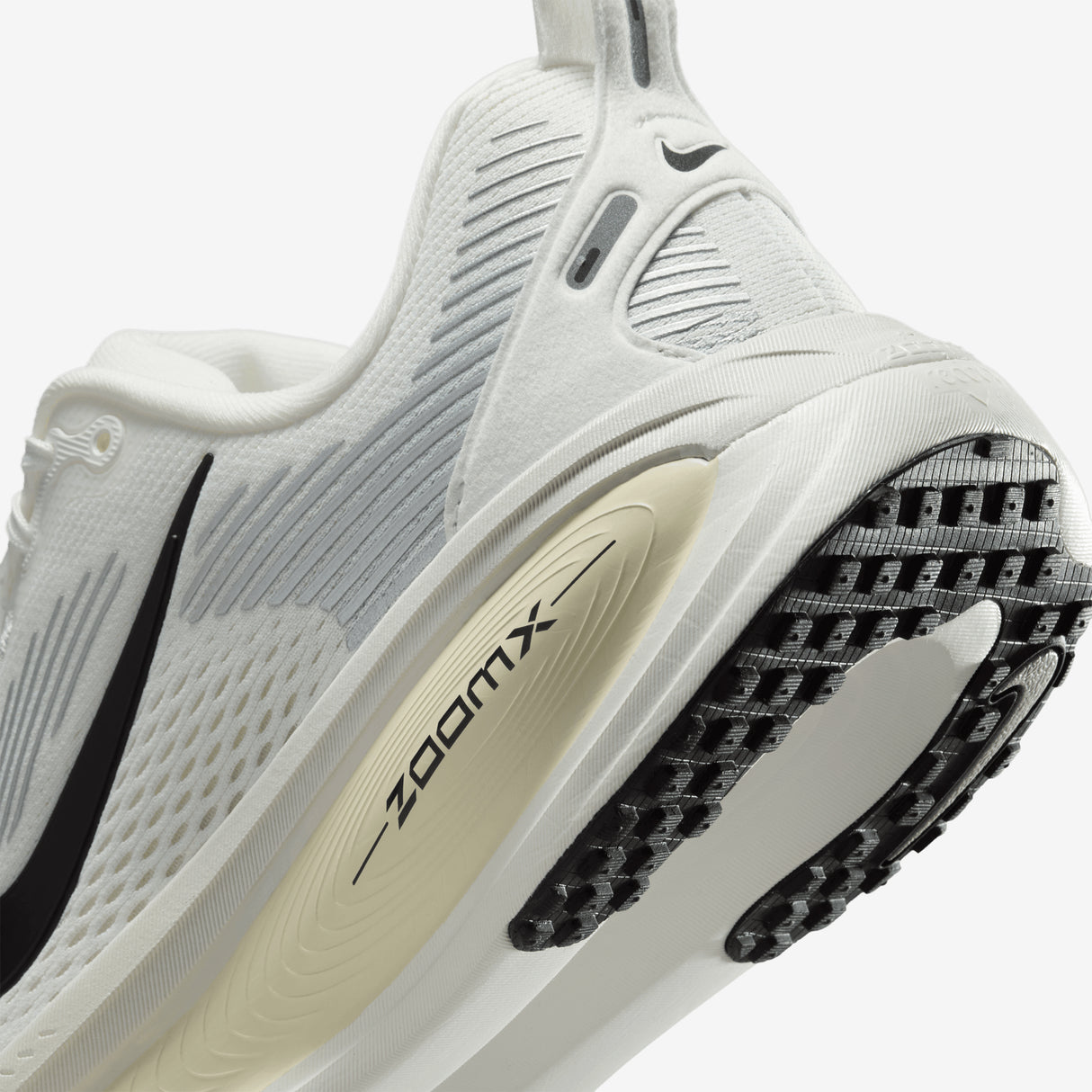 Nike - Vomero 18 - Femme