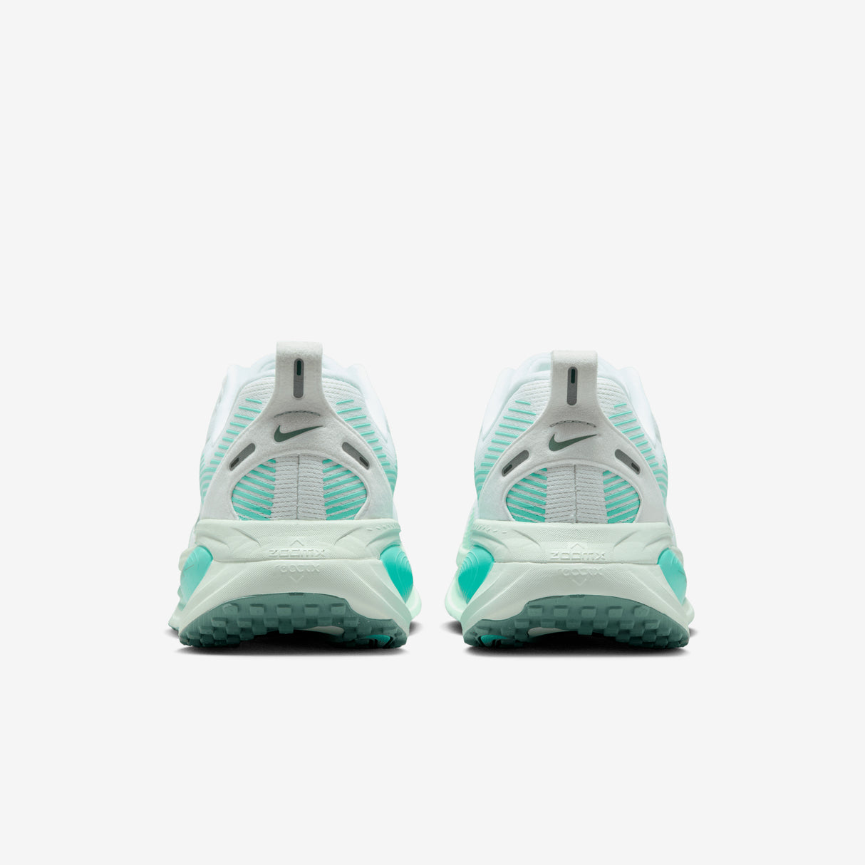 Nike - Vomero 18 - Femme