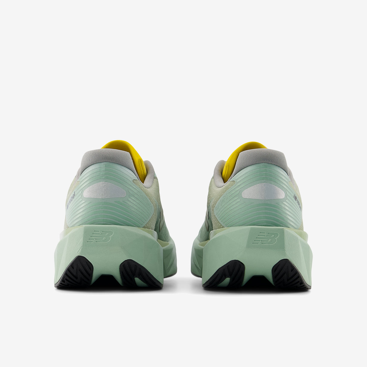 New Balance - FuelCell Rebel v5 - Homme