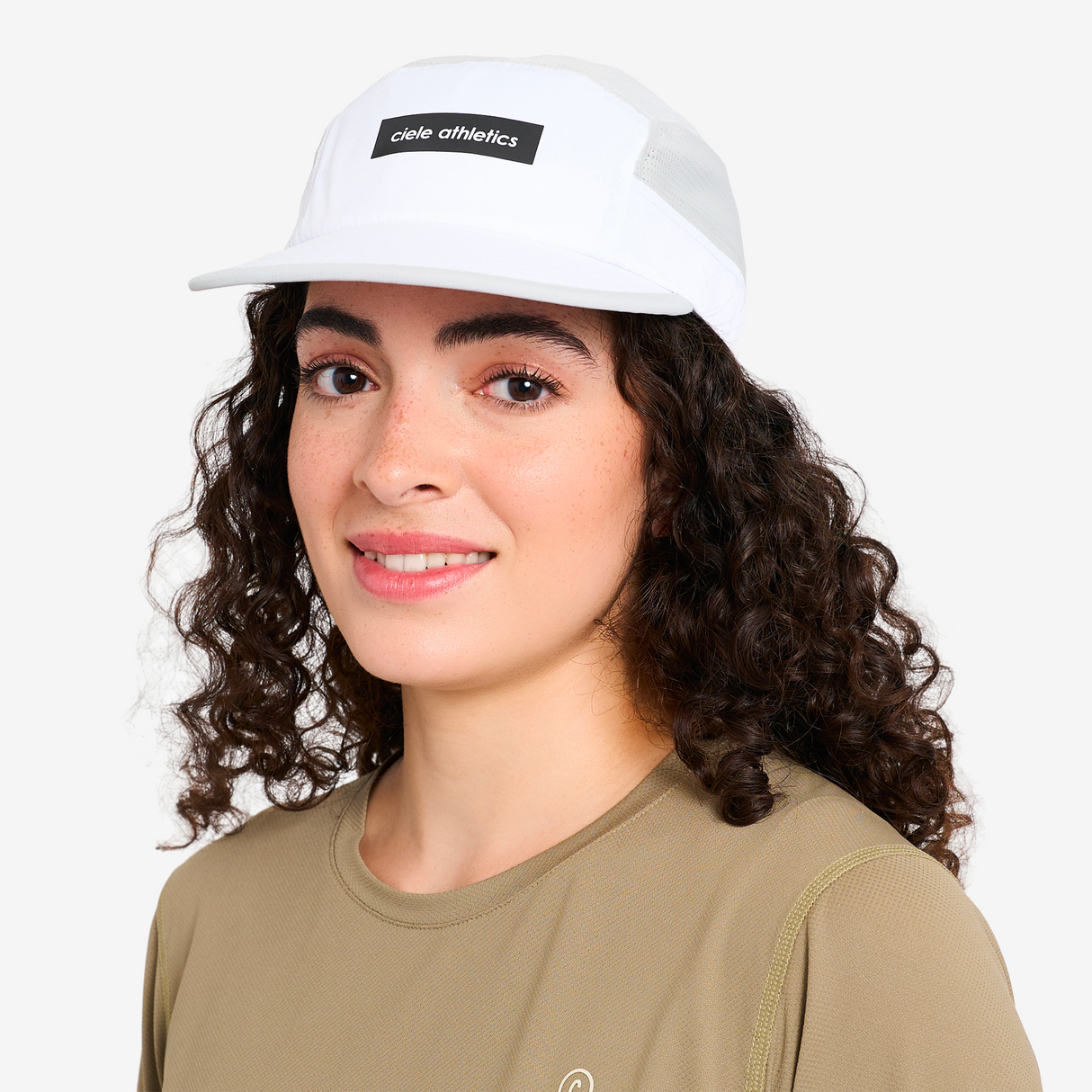 Ciele - GOCap-Field-IconicBar - White-LightGrey
