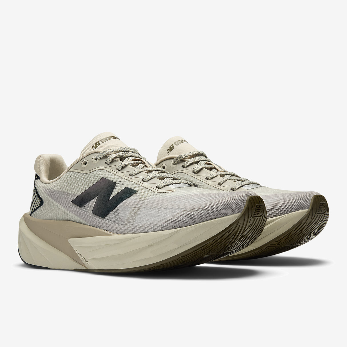 New Balance - FuelCell Rebel v5 - Large - Femme