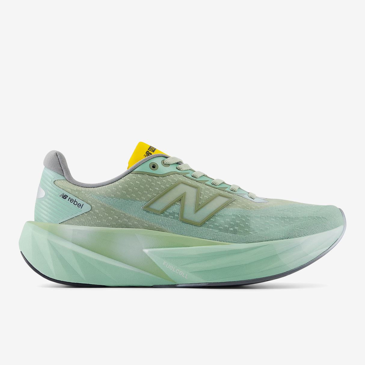 New Balance - FuelCell Rebel v5 - Large - Femme