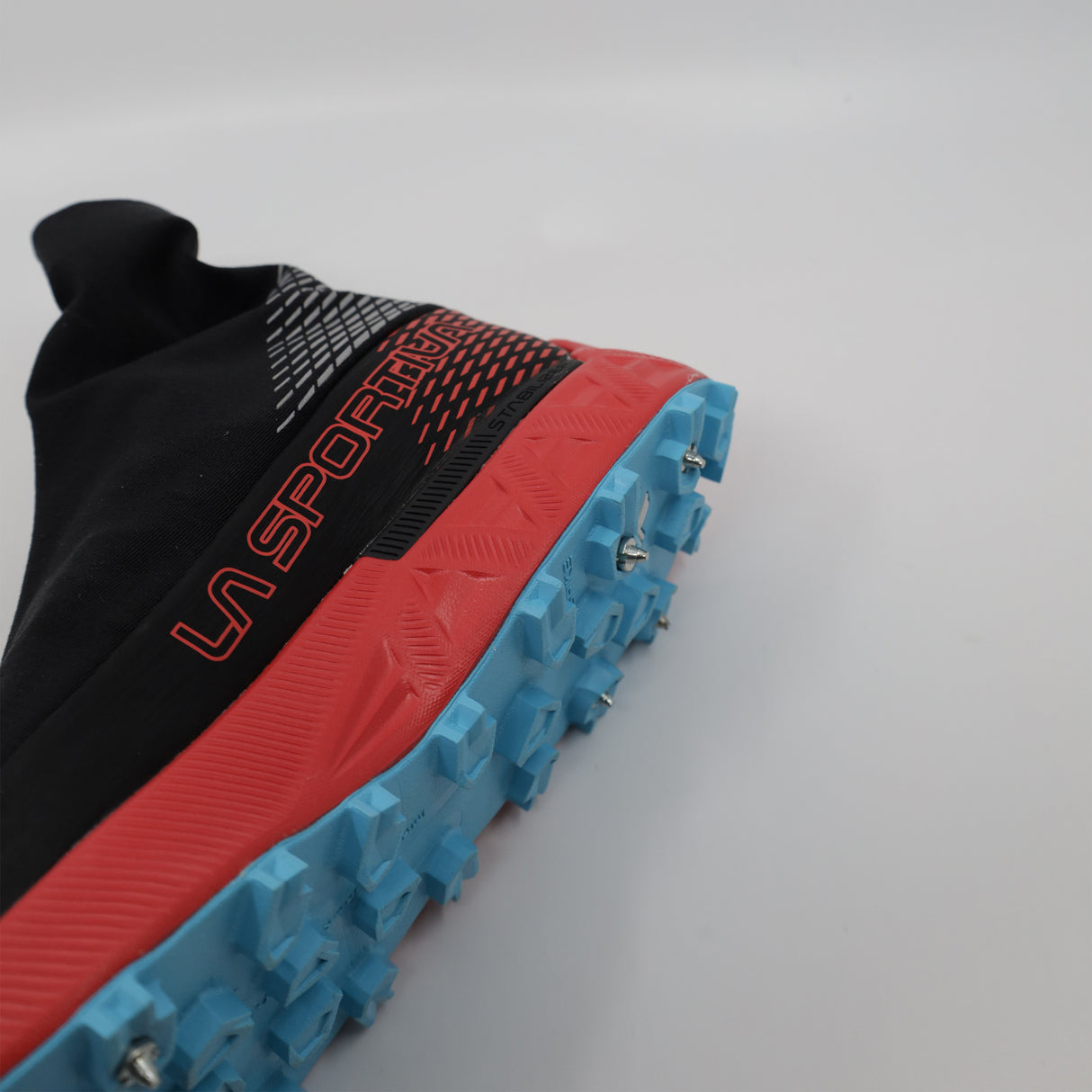 Installation de crampons (Crampons inclus)