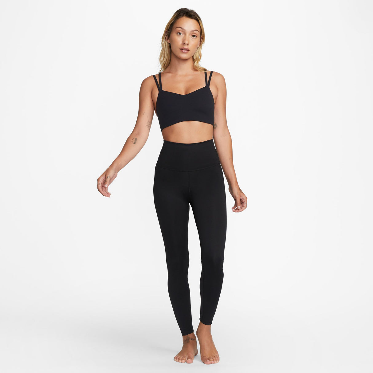 Nike Women's Alate Trace Light-Support Padded Strappy Sports Bra