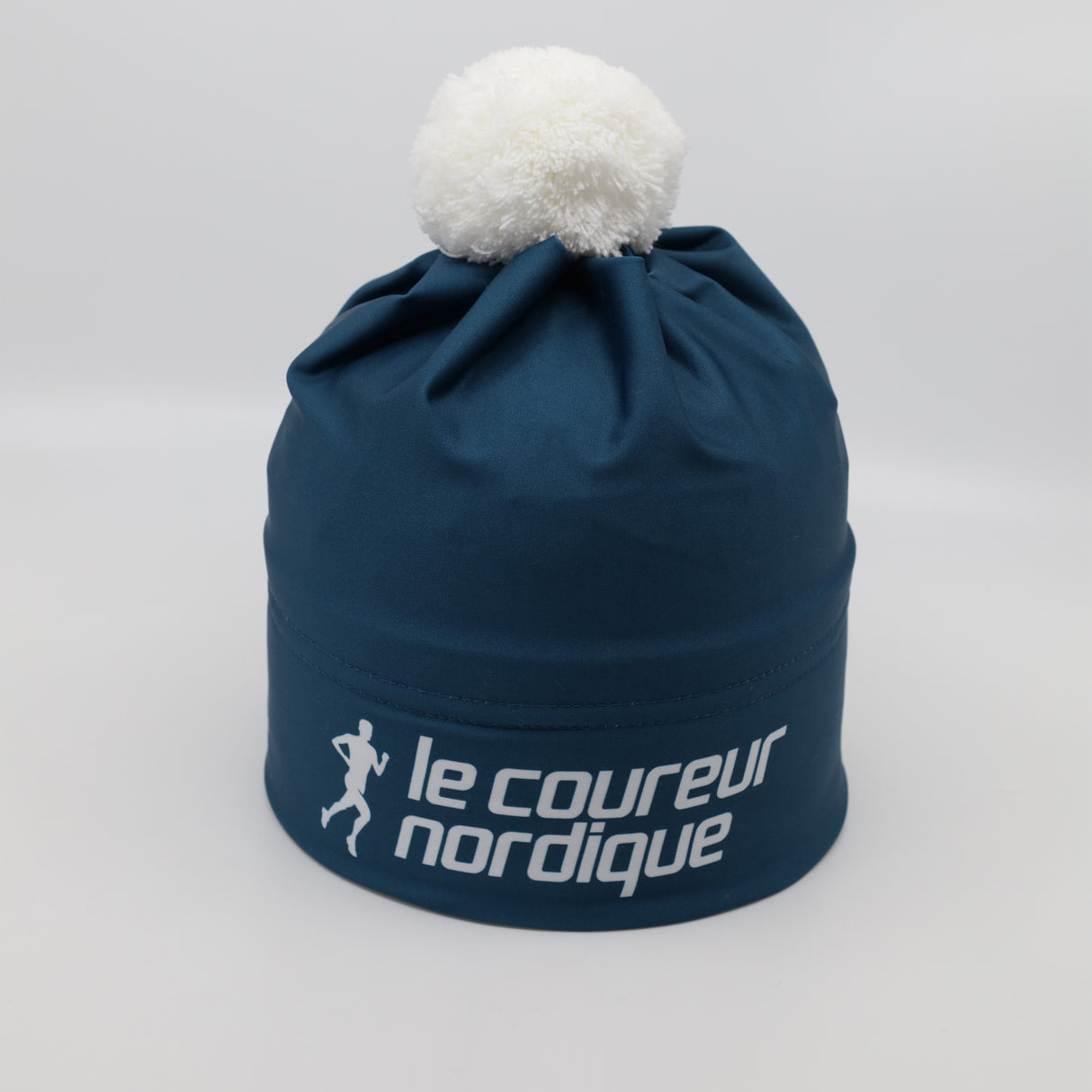 Beanie with pompom - The Nordic runner