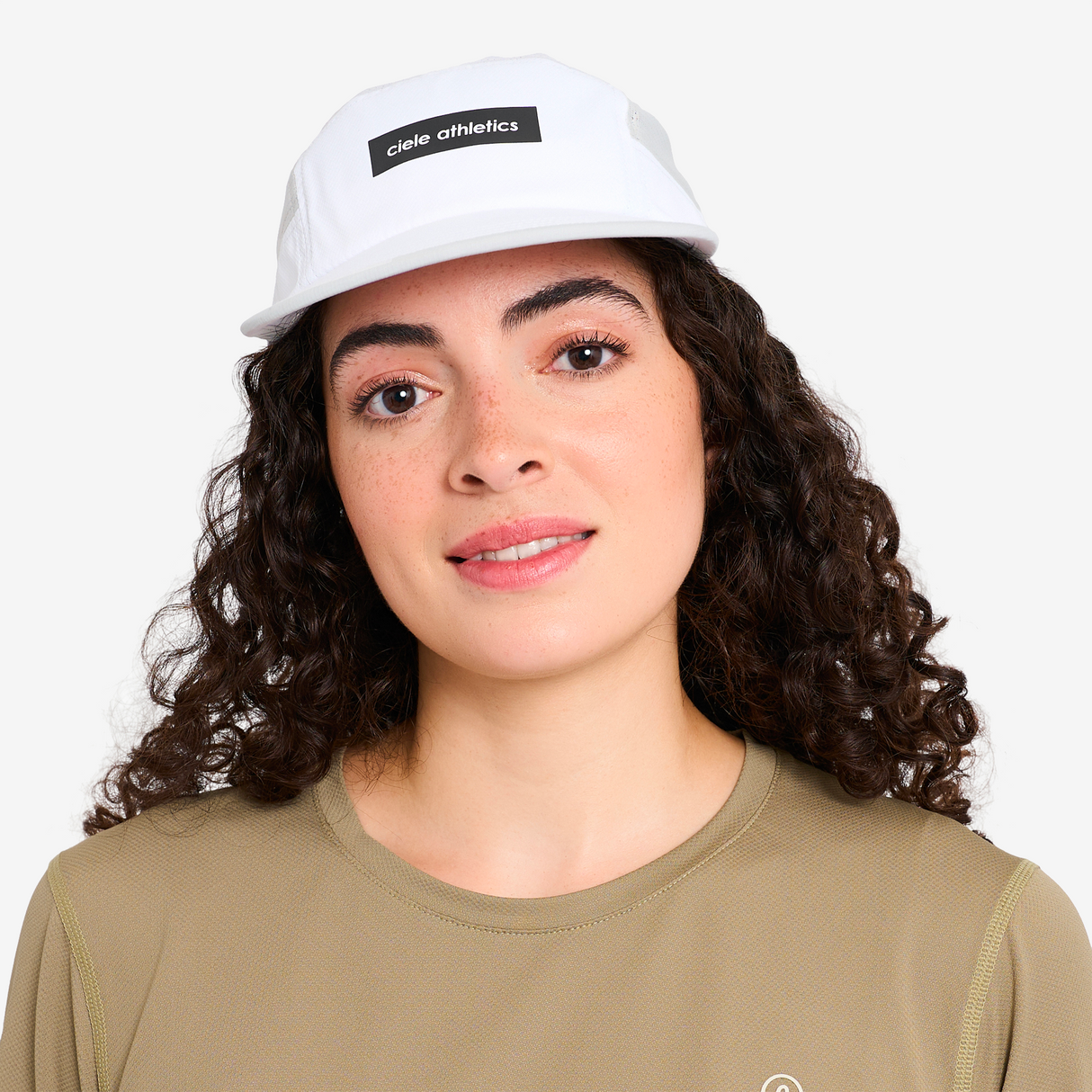 Ciele - GOCap-Field-IconicBar - White-LightGrey