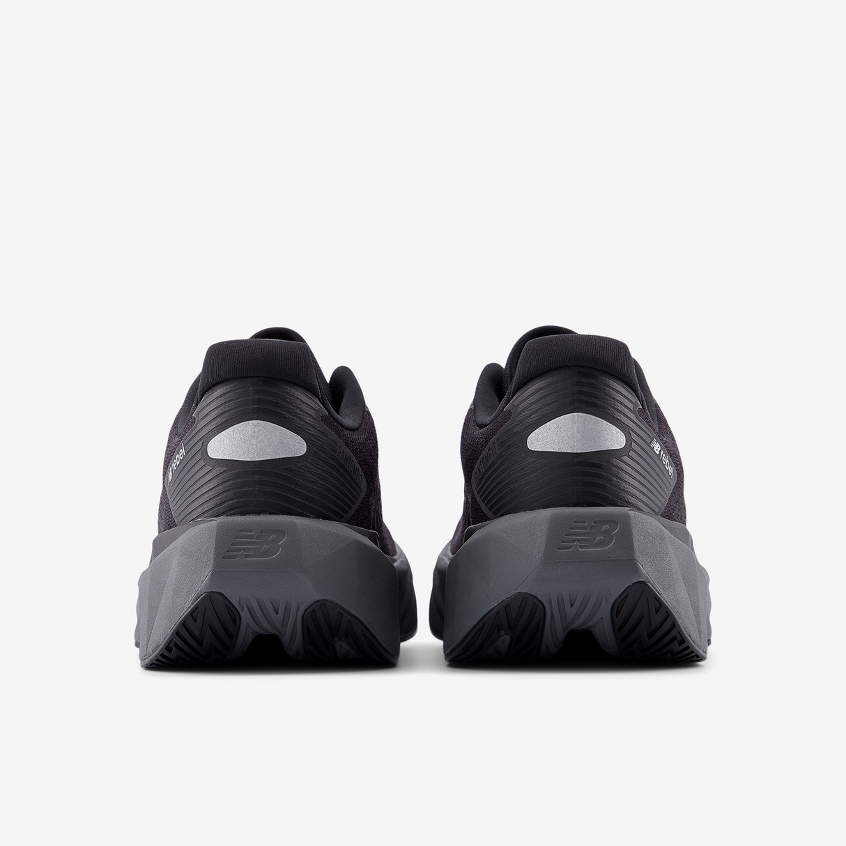 New Balance - FuelCell Rebel v5 - Large - Femme