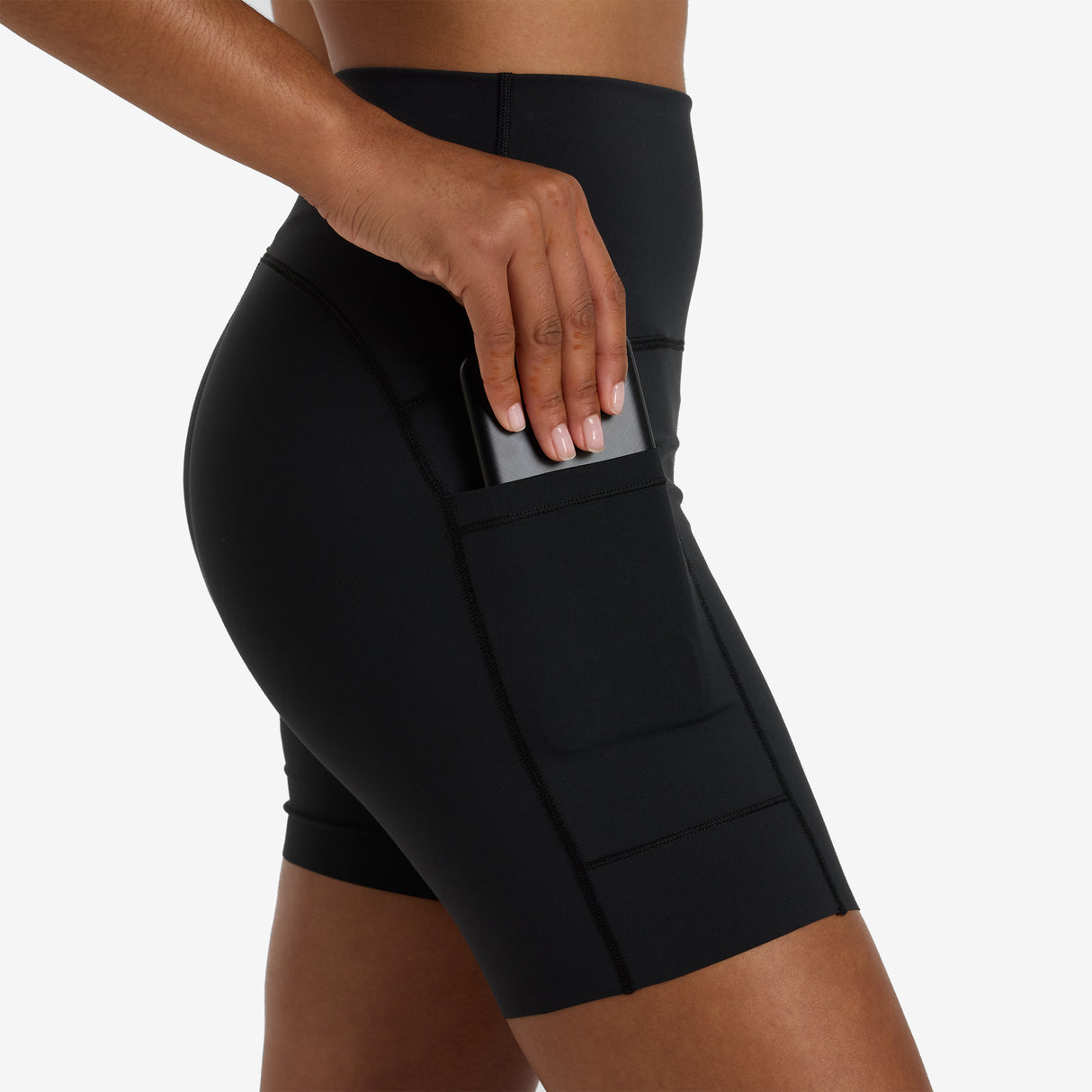 New Balance - NB Sleek Pocket High Rise Short 6 - Femme