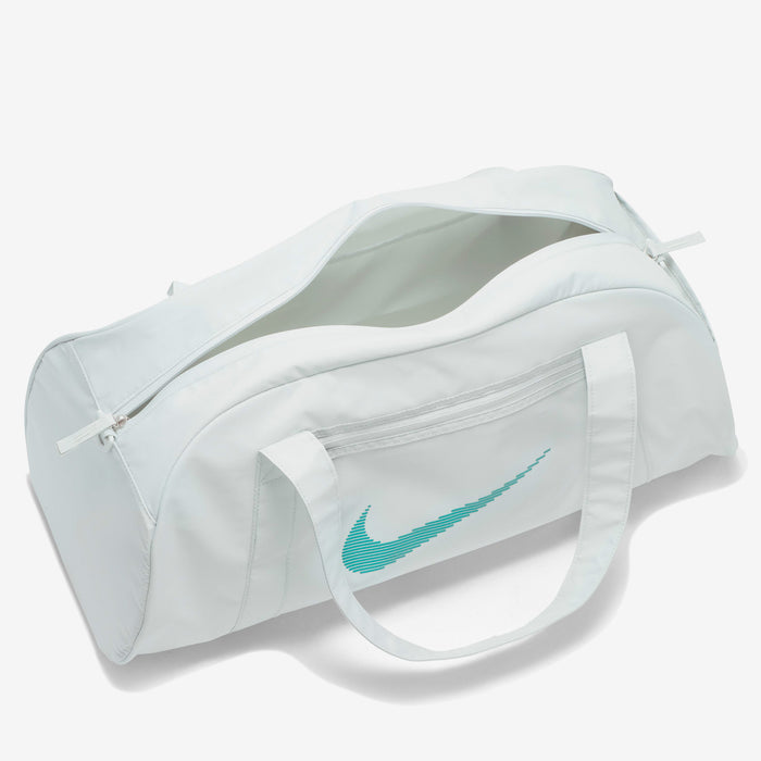 Nike Gym Club Women's Duffel Bag (24L). Nike CA