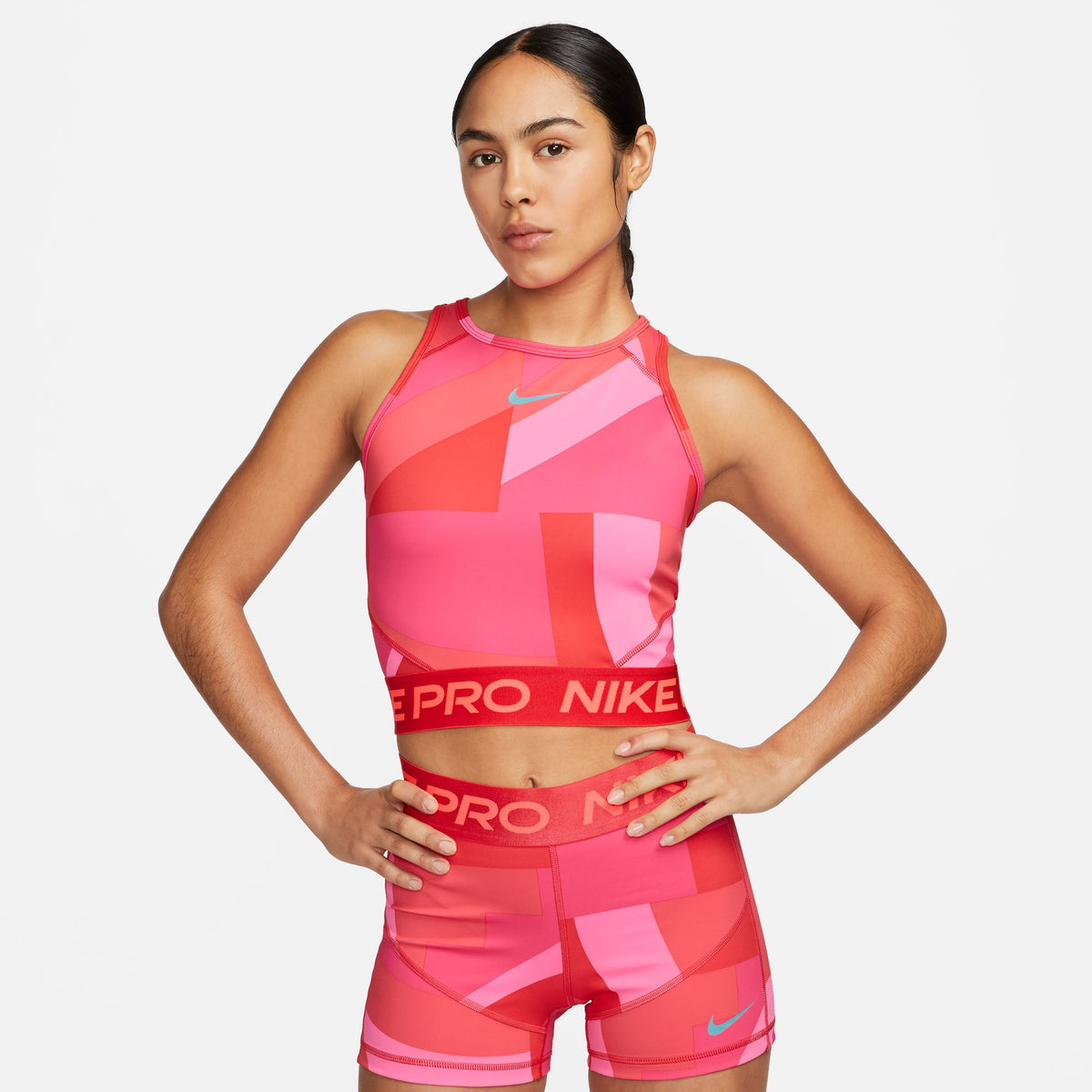 NikePro Dri-FIT Women's Cropped Training Tank (Plus Size)