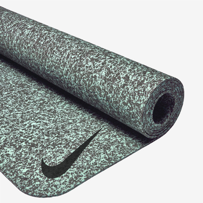Nike - Flow Yoga Mat 4mm — Le coureur nordique